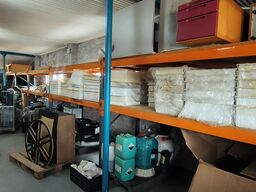 Lagerreol uden indhold