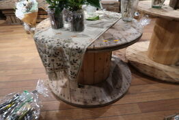 Kabeltromle uden indhold