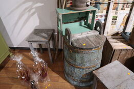 Tønde, taburet samt trækasse