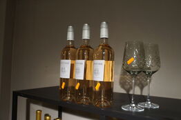 3 stk. Rosé vin & 2 stk. Glas COMTESSE & FREDERIK BAGGER