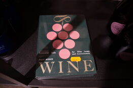 Coffe table book PRINTWORKS WINE