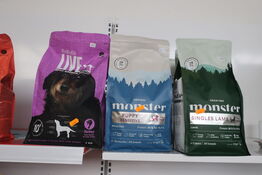 4 ps. Hundefodder 2 kg.