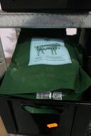 Kasse med diverse godbidder