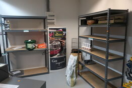 2 stk. reoler uden indhold