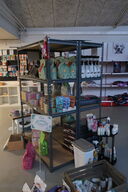 2 stk. lagerreoler uden indhold