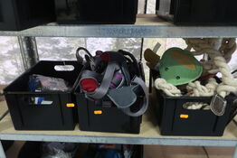 3 ks. Med hundeseler, legetøj m.v. 