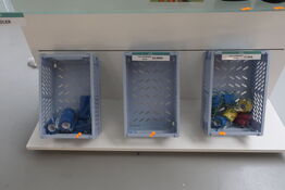 3 stk. kasser med indhold