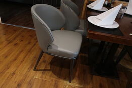 3 borde og tolv nye stole