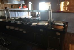 Buffet med endestykke