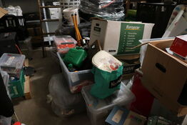 Div. Arbejdslamper, spændebånd, dunke m.m.