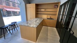 Køkken FORM PLUS+  inkl. Højt Køleskab