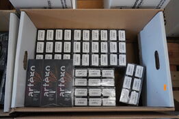 Kasse med ARTEGO It's color i forskellige farver