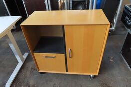 Reol og hæve-/sænkebord