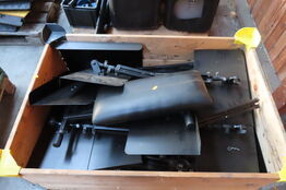 Palle med nodestativer og keyboardbænke