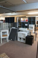 Stort lot med div. Reoler, borde IKEA, JYSK