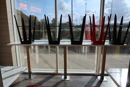 Barbord med 5 stk. barstole