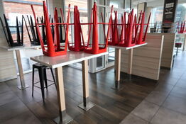 2 stk. barborde med 6 stk. barstole