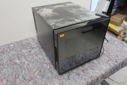 Vinkøleskab m. plads til 12 flasker