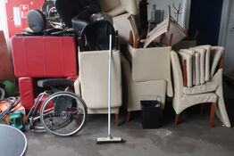 Møbler til café etc. samt div.