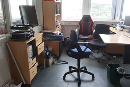 Kontorarrangement m. bord, stole m.v.