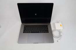 Apple MacBook Pro 15,4" IPS i7-8750H