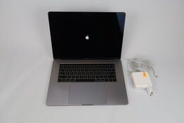 Apple MacBook Pro 15,4" IPS i7-8750H