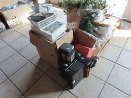 Diverse ståltråd, pærer, pincet mv.