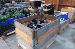 Palle med diverse reservedele til lys