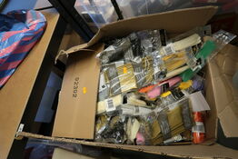 Kasse med div. Festtilbehør