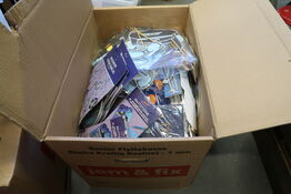 Kasse med div. Festtilbehør