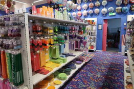 Div. Papkrus, paptallerkner, servietter, sugerør m.m.