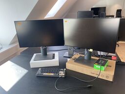 2 stk. skærme DELL U2520D, tastatur og mus