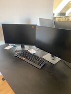 2 stk. skærme DELL U2719D og tastetur, mus