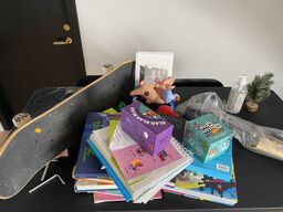 Blandet spil, bøger skateboard mm.