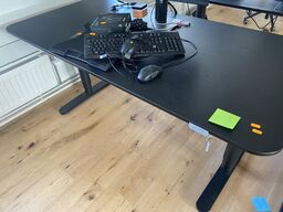 El hæve/sænkebord IKEA Bekant  med lampe