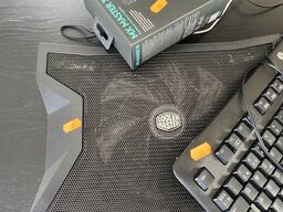 Skærm DELL, tastatur, mus mm.