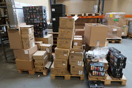 3 stk. paller med varelager (se billeder for indhold)