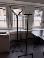 Tøjstativ og stumtjener