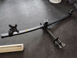 Holder til tre skærme