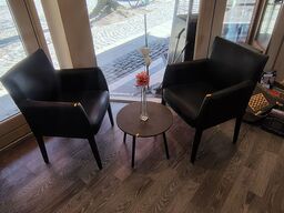 Lille bord og to stole