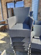 Tolv stole med armlæn. Polyrattan