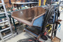 Vippecontainer med indhold