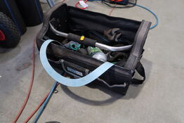 Værktøjstaske med div. Værktøj m.m.