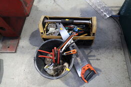 Spand samt værktøjstaske med div. Værktøj