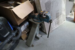 Stativ med skruestik