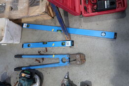 Boltsaks samt stk. vaterpas