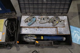 Akku presseværktøj UPONOR Mini 32 med div. Tilbehør