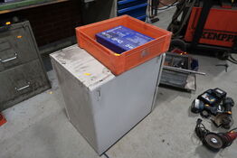 Sortimentsskab med div. Bor