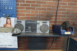 Værktøjstavle, radio m.m.