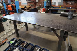 Svejsebord med skruestik